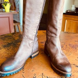 Napoleoni boot, Italy
